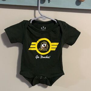 Oregon ducks bodysuit size 0-3 months